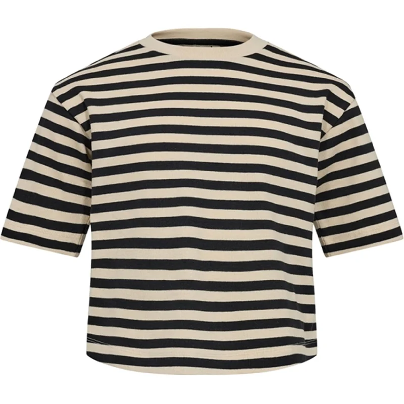 Relaxed Layers Sofie Schnoor Young Black T-shirt