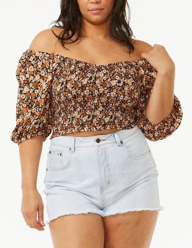 Everyday Apparel Sea of Dreams Top