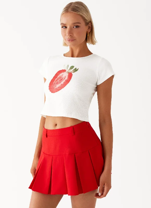 Relaxed Layers Lovers Low Rise Pleated Mini Skirt - Red