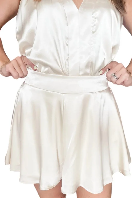 Comfy Outerwear Lulu Shorts In Ivory