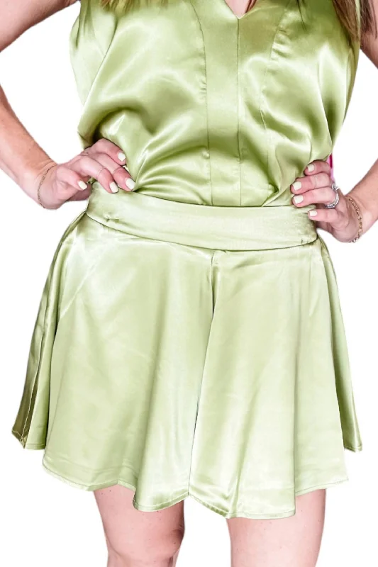 Easy Fit Lulu Shorts In Kiwi