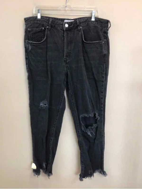 WE THE FREE SIZE 33 Ladies JEANS